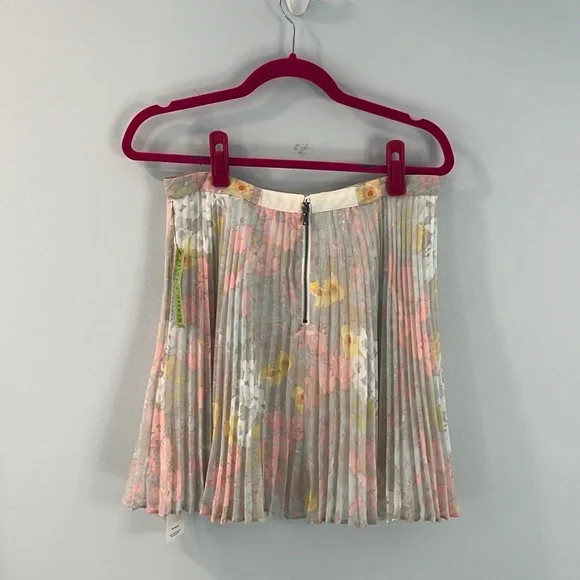 Alice & Olivia pastel floral pleated mini skirt M NWT - Picture 6 of 6